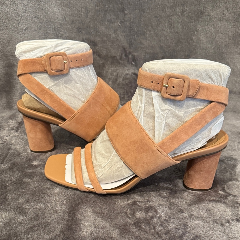 Vionic Yasmin Tan Suede Block Heel Women's Sandals Size 9.5